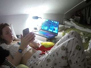 voyeurcam-julmodels-bed-4 Live Webcam on CamSoda