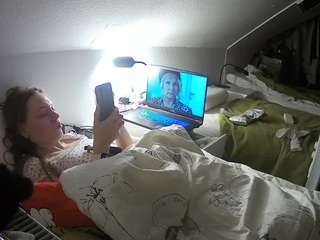 voyeurcam-julmodels-bed-4