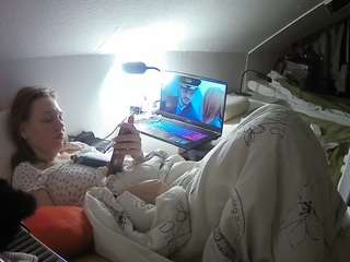 voyeurcam-julmodels-bed-4