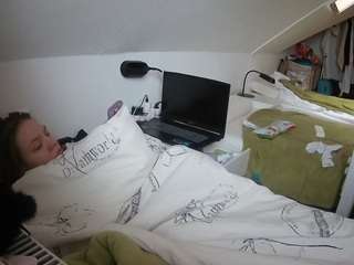 voyeurcam-julmodels-bed-4