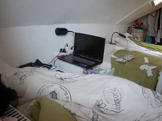 voyeurcam-julmodels-bed-4