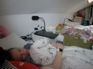 voyeurcam-julmodels-bed-4