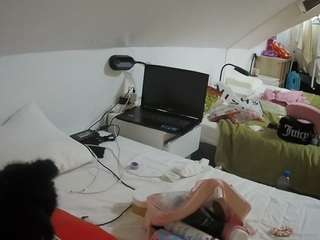 voyeurcam-julmodels-bed-4