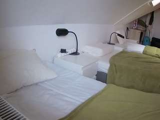 voyeurcam-julmodels-bed-4