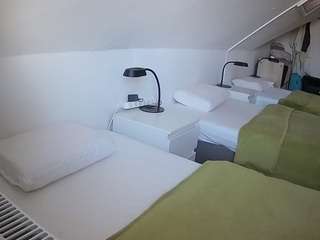 voyeurcam-julmodels-bed-4