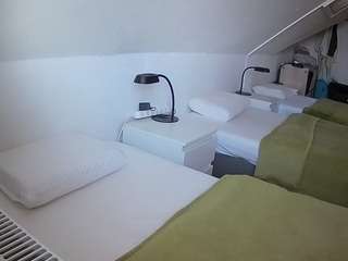 voyeurcam-julmodels-bed-4