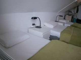 voyeurcam-julmodels-bed-4