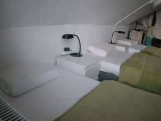 voyeurcam-julmodels-bed-4