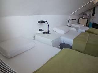 voyeurcam-julmodels-bed-4