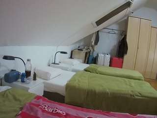 voyeurcam-julmodels-bed-4 webcam