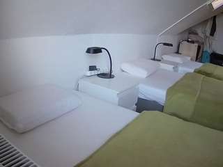 voyeurcam-julmodels-bed-4