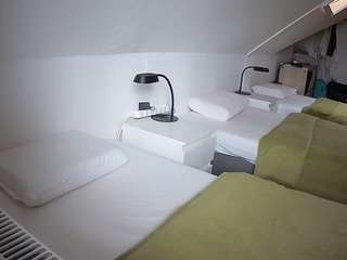 voyeurcam-julmodels-bed-4