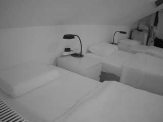 voyeurcam-julmodels-bed-4 Live Webcam on CamSoda