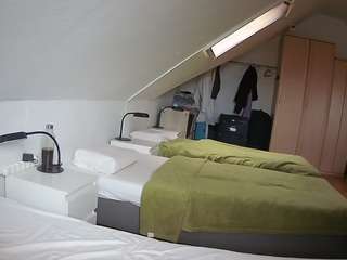 voyeurcam-julmodels-bed-4