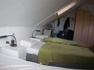 voyeurcam-julmodels-bed-4