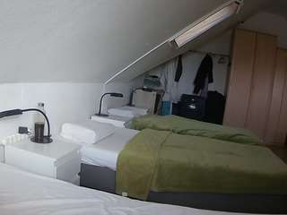 voyeurcam-julmodels-bed-4