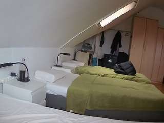 voyeurcam-julmodels-bed-4