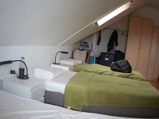 voyeurcam-julmodels-bed-4