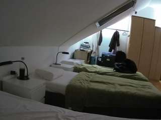 voyeurcam-julmodels-bed-4 webcam