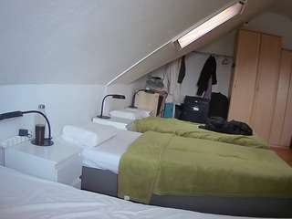 voyeurcam-julmodels-bed-4