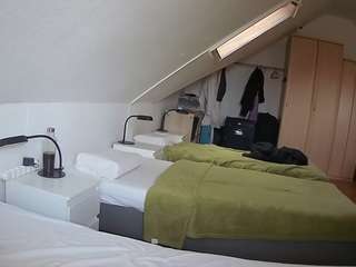 voyeurcam-julmodels-bed-4