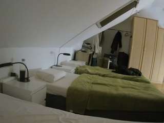 voyeurcam-julmodels-bed-4