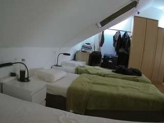voyeurcam-julmodels-bed-4 webcam