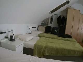 voyeurcam-julmodels-bed-4