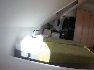 voyeurcam-julmodels-bed-4