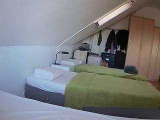 voyeurcam-julmodels-bed-4
