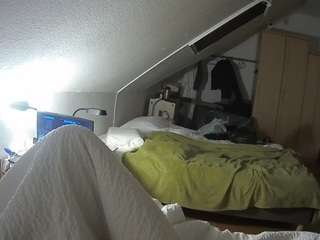 voyeurcam-julmodels-bed-4 webcam