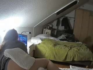 voyeurcam-julmodels-bed-4 webcam