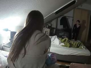 voyeurcam-julmodels-bed-4 webcam