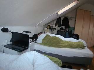 voyeurcam-julmodels-bed-4