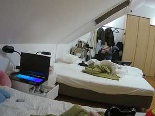 voyeurcam-julmodels-bed-4 webcam