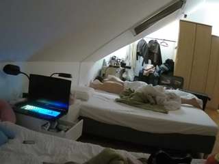voyeurcam-julmodels-bed-4 webcam