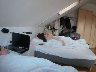 voyeurcam-julmodels-bed-4 webcam