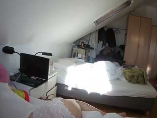 voyeurcam-julmodels-bed-4 webcam