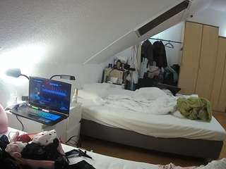 voyeurcam-julmodels-bed-4 webcam