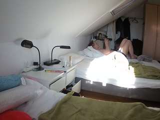 voyeurcam-julmodels-bed-4