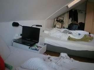 voyeurcam-julmodels-bed-4 webcam