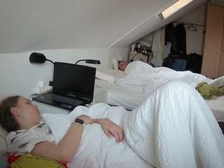 voyeurcam-julmodels-bed-4 camsoda