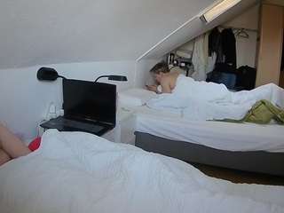 voyeurcam-julmodels-bed-4 webcam
