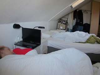 voyeurcam-julmodels-bed-4