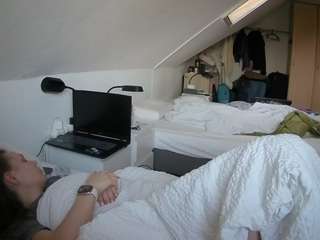 voyeurcam-julmodels-bed-4