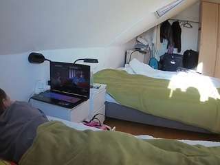 voyeurcam-julmodels-bed-4