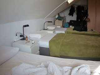 voyeurcam-julmodels-bed-4