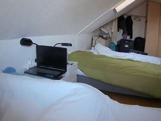 voyeurcam-julmodels-bed-4