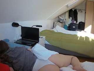 voyeurcam-julmodels-bed-4 webcam