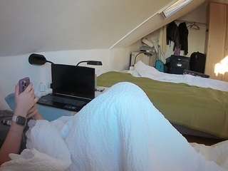 voyeurcam-julmodels-bed-4